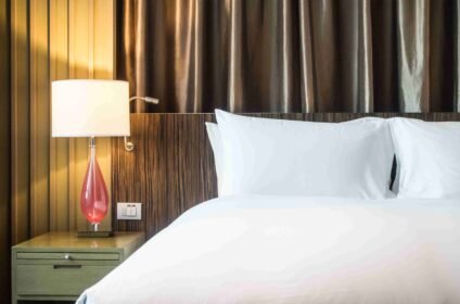 hotel near Sindhi Camp Bus Stand